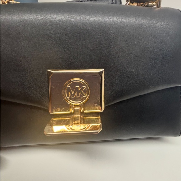 Michael Kors Lita  Leather Cross Body Handbag with Gold Chain - Picture 4 of 7